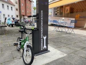 Fahrrad-Reparaturstation-Familienzentrum [Foto: Stadt Neu-Ulm / Familienzentrum]