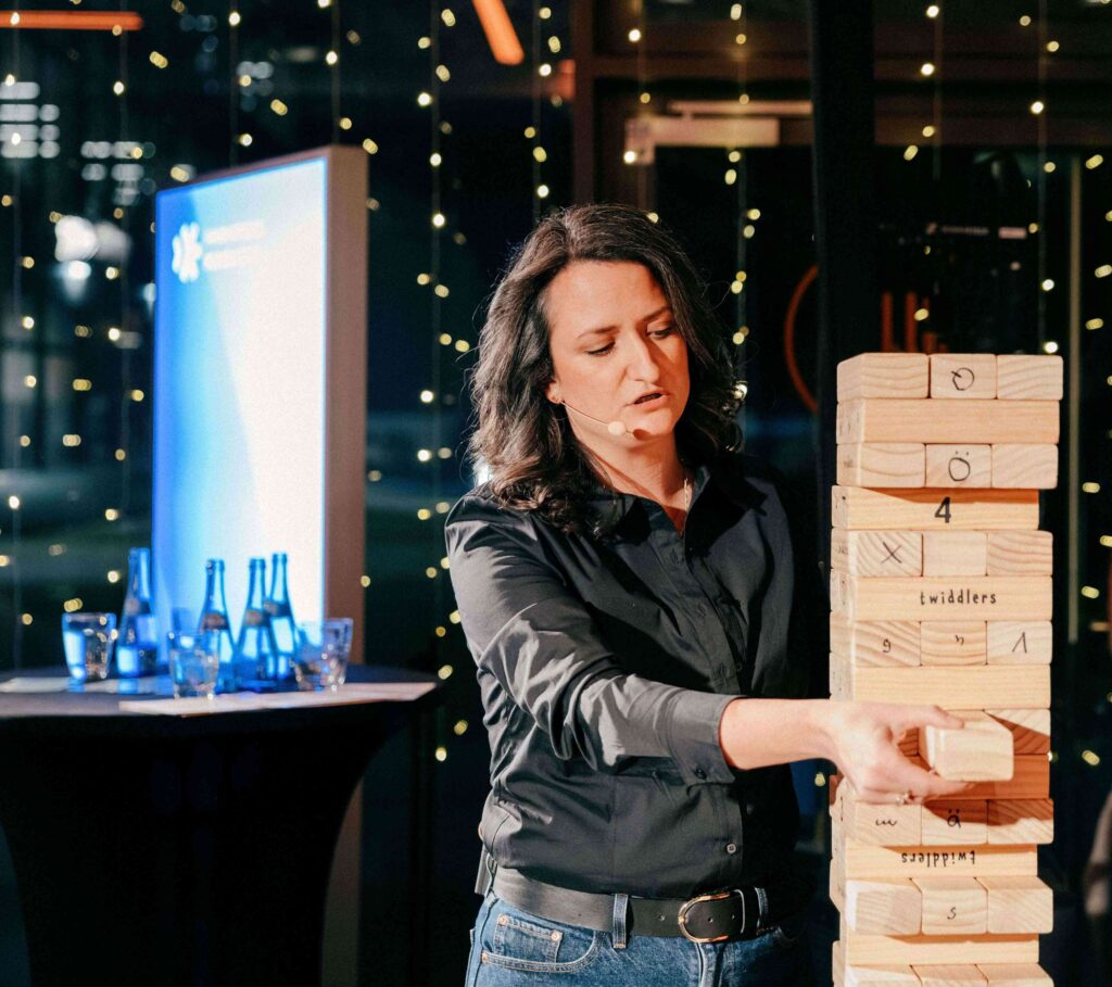 Jenga-Turm als Symbol für Krise